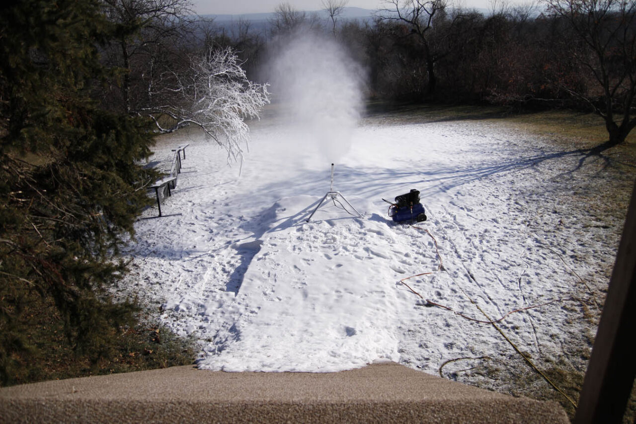 SG7 making snow for rail jam