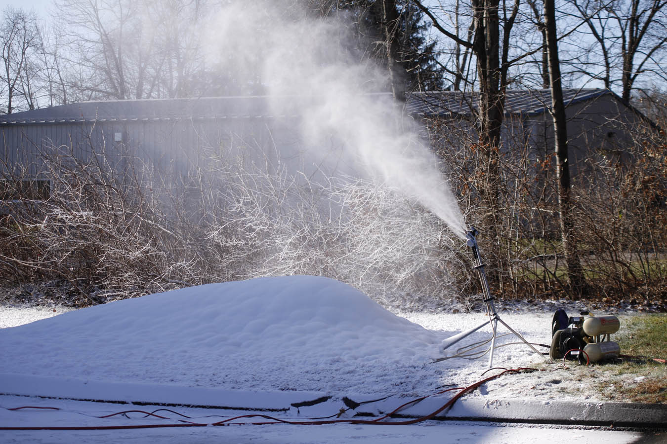 Make Real Snow. Snow Makers and Snow Making Equipment